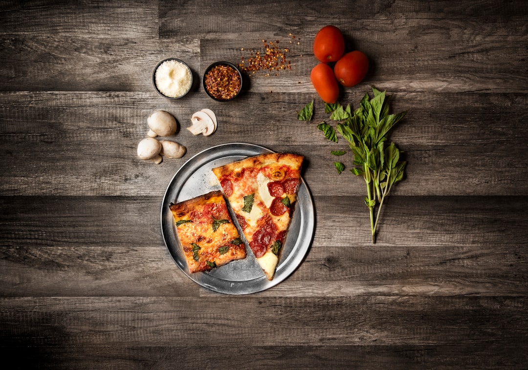 Pizza dough stretching technique
