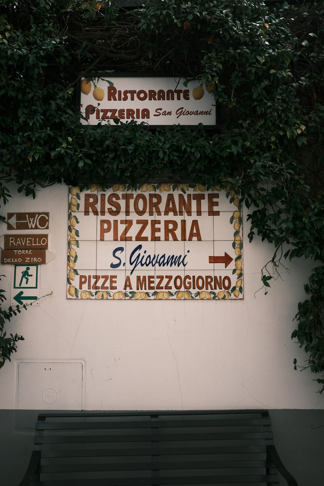 White pizza with wine pairing